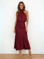 Vestido Midi Acetinado Acinturado com Gola Alta Drapeada Elegante – Ébano