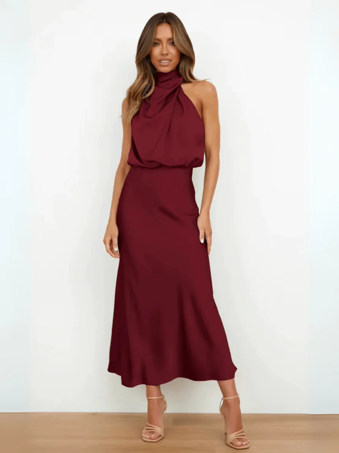 Vestido Midi Acetinado Acinturado com Gola Alta Drapeada Elegante – Ébano