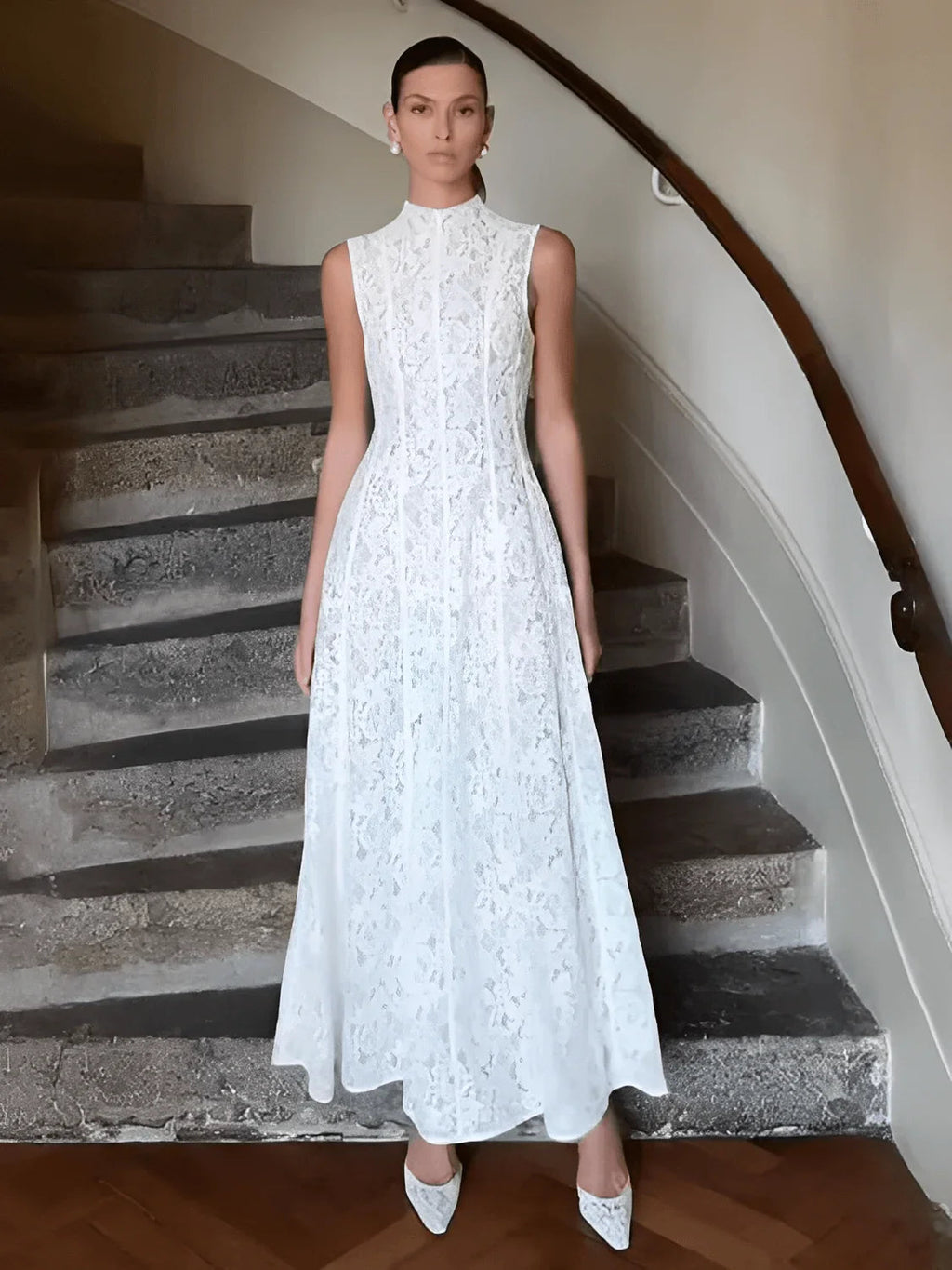 Vestido Midi em Renda Texturizada com Flores Acinturado – Carla