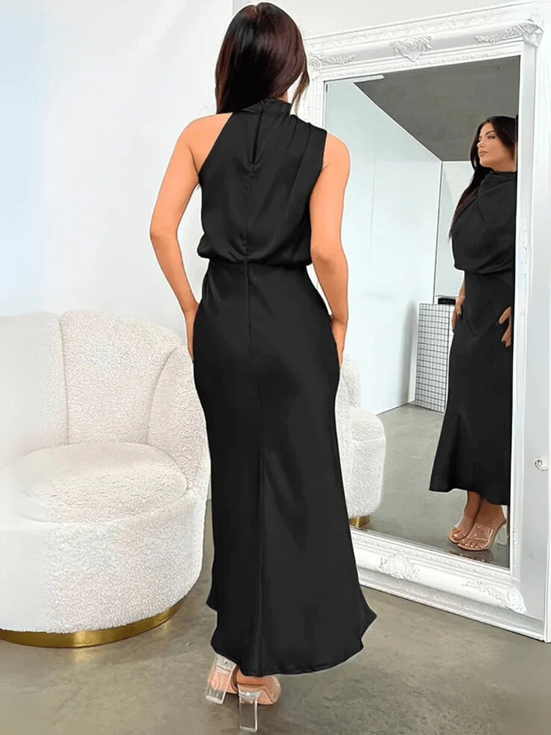 Vestido Midi Acetinado Acinturado com Gola Alta Drapeada Elegante – Ébano