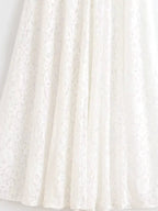 Vestido Midi em Renda Texturizada com Flores Acinturado – Carla