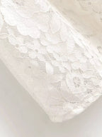 Vestido Midi em Renda Texturizada com Flores Acinturado – Carla