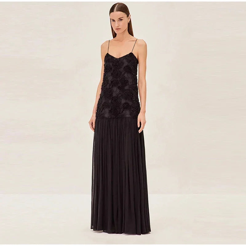 Vestido Atenas - Longo com Detalhes Florais e Saia Fluida